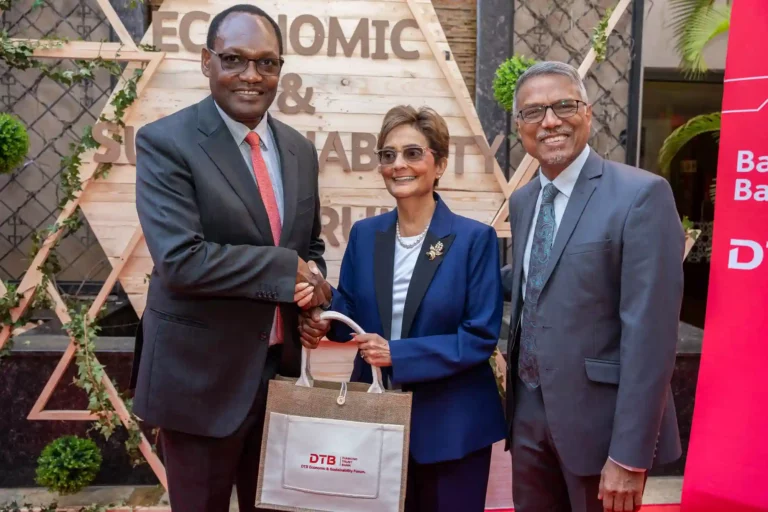 From left: Dr. Chris Kiptoo is the Principal Secretary - The National Treasury, Mrs.Nasim Devji - DTB Group CEO and Mr. Murali Natarajan - Managing Director & CEO
DTB Kenya during the DTB 5 th Economic and Sustainability Forum held at Serena Hotel
in Nairobi.