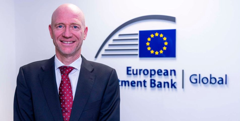 Edward Claessen speaking at an investment forum in Nairobi