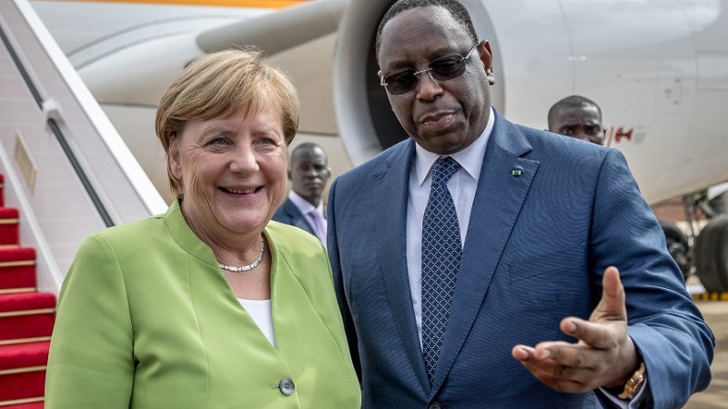 Chancellor Angela Merkel and Senegalese President Macky Sall Photo: Michael Kappeler