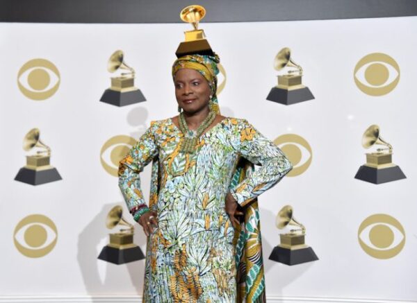 Angélique Kidjo sings traditional Benin folk songs, deep blues, fervid West African R&B, hard rock and urban club bangers in multiple languages with Fon, Yoruba, French and English being her main modes of expression.