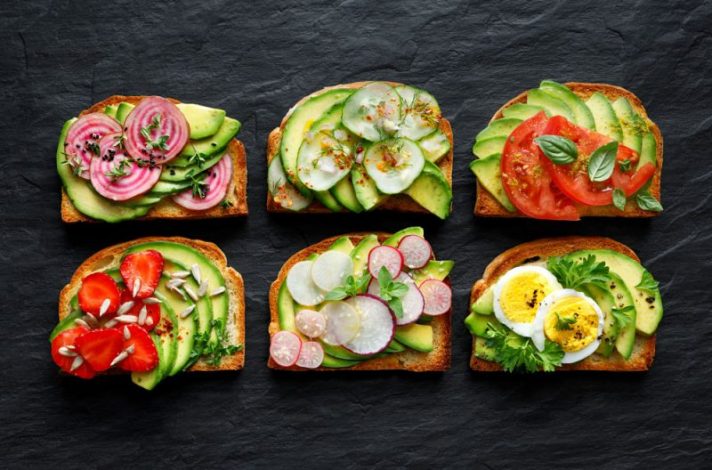 Avocado sandwiches, helps you to stay full for a long time.