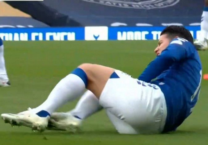 Everton’s James Rodriguez struggling with testicle injury