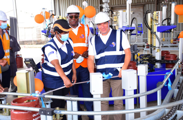 OLA Energy Kenya Operations Manager Franklin Nubi revealed that the new plant is made up of machinery with very advanced technological capabilities and its intelligent features enable it to detect leakages during the filling process.