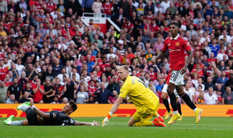Manchester United beat Arsenal 3-1 at Old Trafford