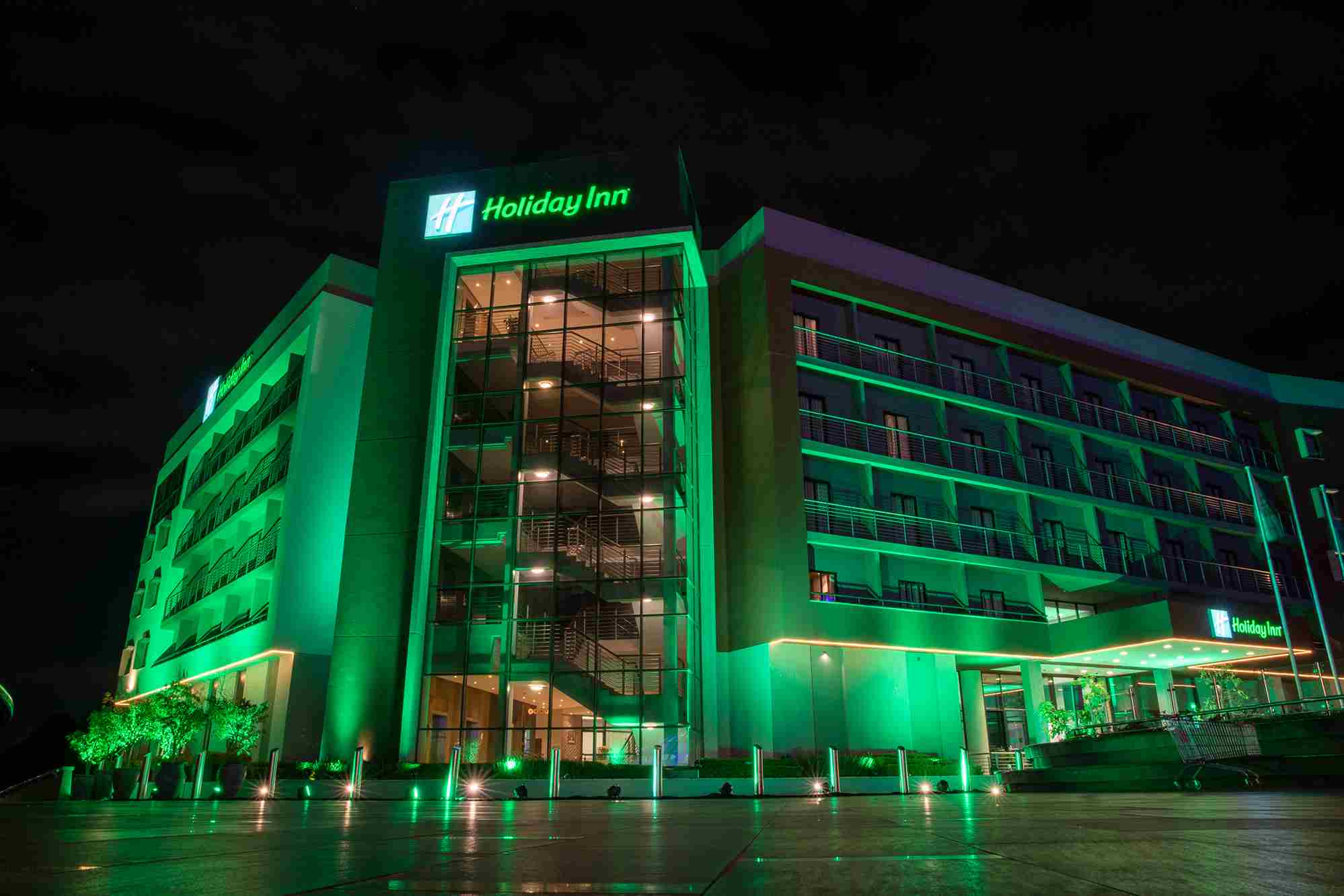 Holiday Inn, Nairobi Hotel is a four-star hotel that provides value-conscious prices and amenities that elegantly blend the classic and the modern, the tranquil and the vibrant – all for the joy of travel.