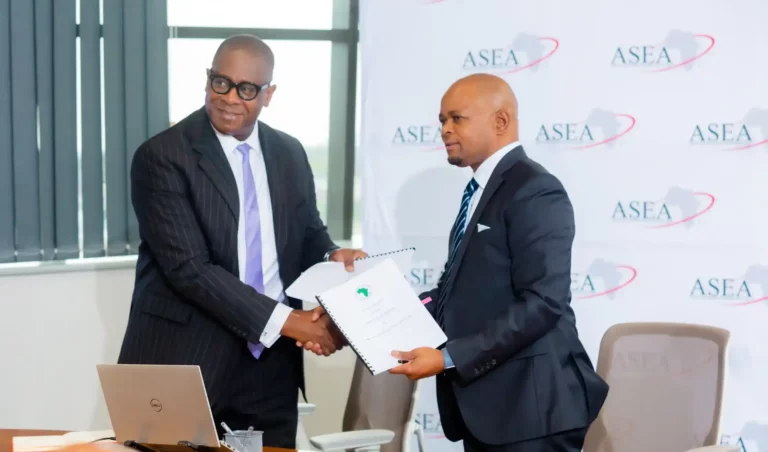 AfDB Vice President Solomon Quaynor (left) and Thapelo Tsheole, ASEA’s President and CEO of the Botswana Stock Exchange