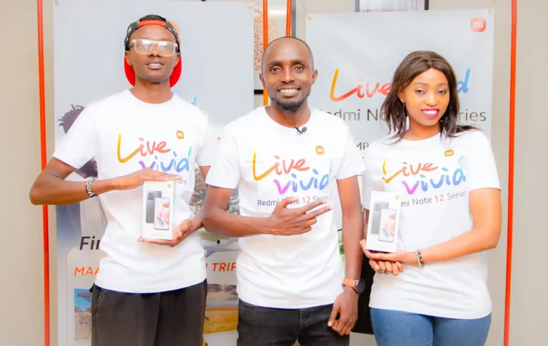 (L-R) Don Puffy, Rama Hassan, Xiaomi Kenya Marketing Manager and Amanda Joy winners of the #LiveVividKe campaign.