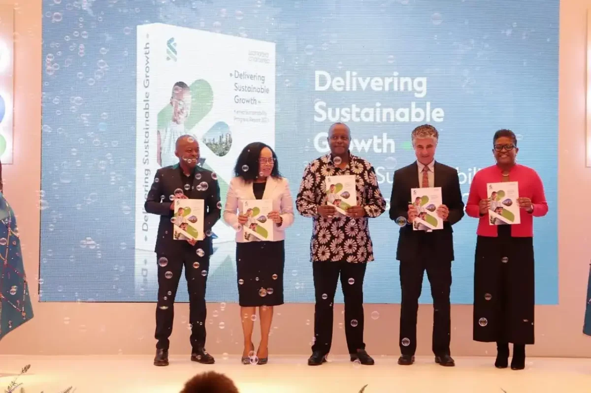 James Mwangi, CEO, Africa Climate Ventures; Kellen Kariuki, Chair, Standard Chartered; Kariuki Ngari, CEO, Standard Chartered; Vijay Gidoomal, CEO, Car & General and Ory Okolloh, Board Member, Safaricom during the launch of Standard Chartered's 2023 Sustainability Progress Report