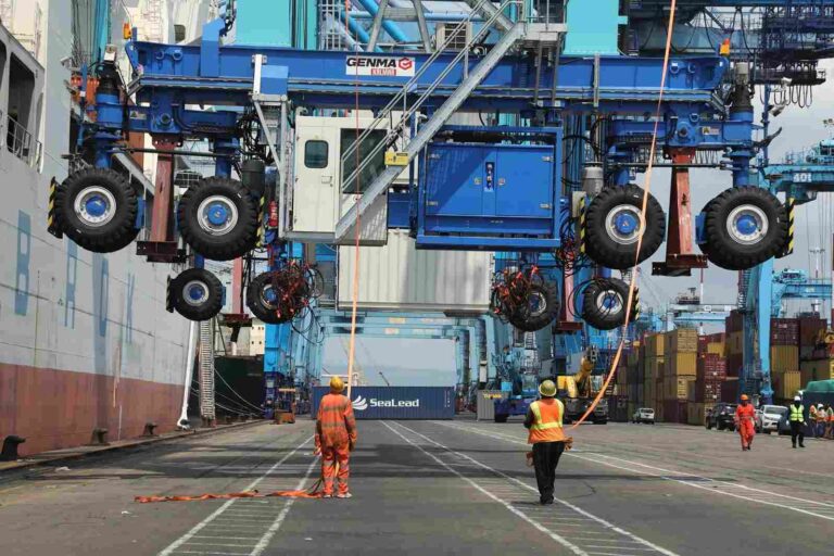 Kenya Allocates KSh 41 Billion to Expand Mombasa Port Throughput RTG cranes offloaded from MV YU AN at Mombasa Port for commissioning under KPA’s cargo handling upgrade
