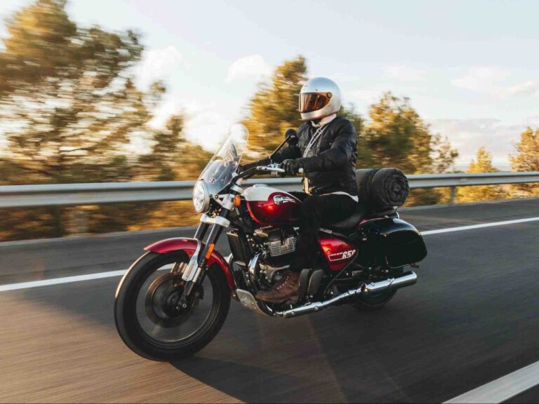 Royal Enfield Opens First Exclusive Store in Kenya Royal Enfield Opens First Exclusive Store in Kenya, Showcasing Full 2025 Line-Up