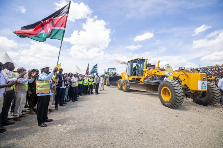 President William Ruto flags off Nairobi–Nakuru–Mau Summit and Nairobi–Maai Mahiu–Naivasha dual-carriageway projects on November 28, 2025