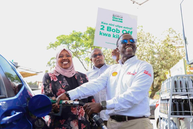 Samuel Karanja cab driver with Peter Murungi and Fawzia Ali-Kimanthi at event